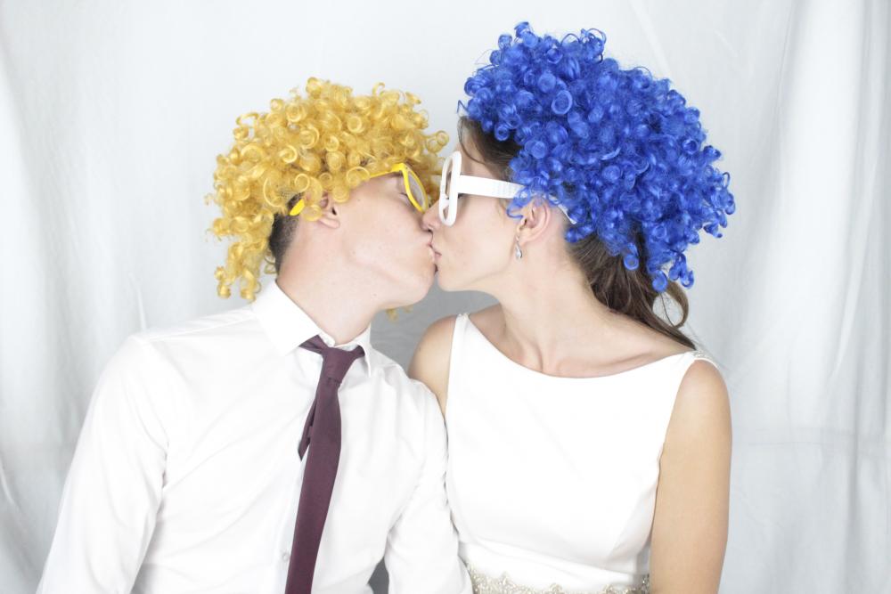 Mr & Mrs Guillen | View more photos from the event at gallery.myphotoboothexperience.co.uk/u/MyPhotoBoothExperienceLtd/Mr-Mrs-Guillen